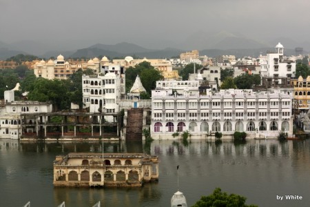 Udaipur z hotelu